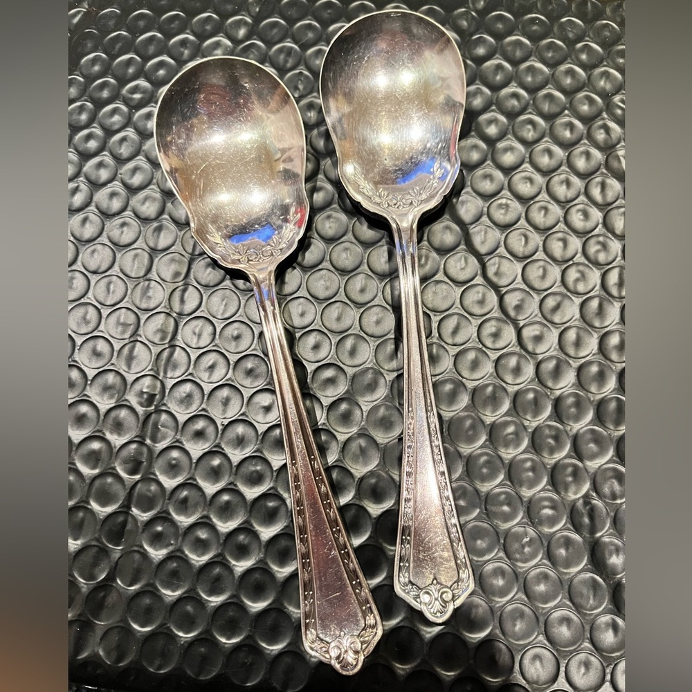 William Wm. Rogers & Son 1915 Hampden set of 2 Silver plated serving spoons VGUC